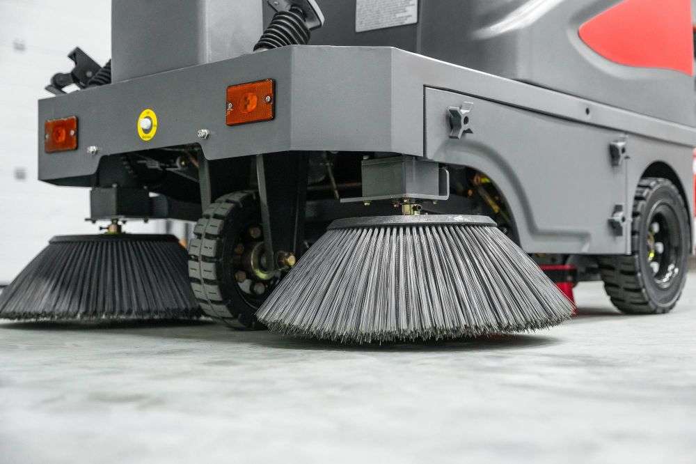 Balayeuse autoportée CleanMaster Ultimate - 8800 ㎡/h agri-tract