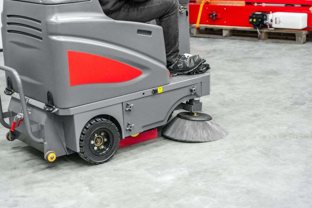 Balayeuse autoportée CleanMaster Ultimate - 8800 ㎡/h agri-tract